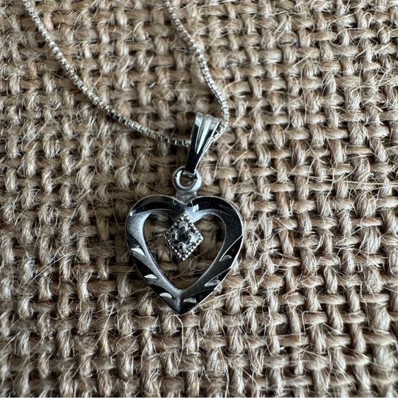 Vintage Sterling Silver Heart Pendant with Diamond on 18” Sterling Box Chain - Picture 1 of 5